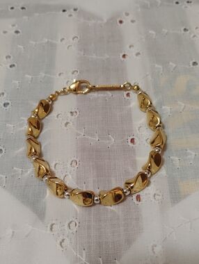 Napier Signed Vintage Gold-Tone Women's Bracelet - Pretty Link Design